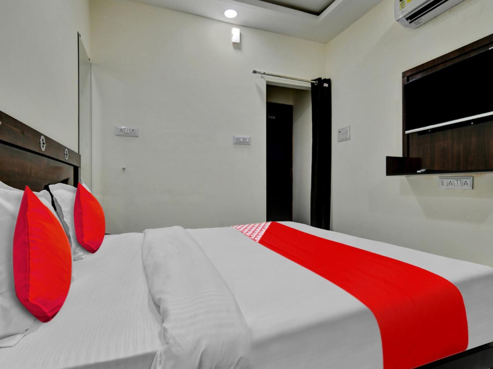 Oyo Hotel Dr Greens Indore Exterior foto