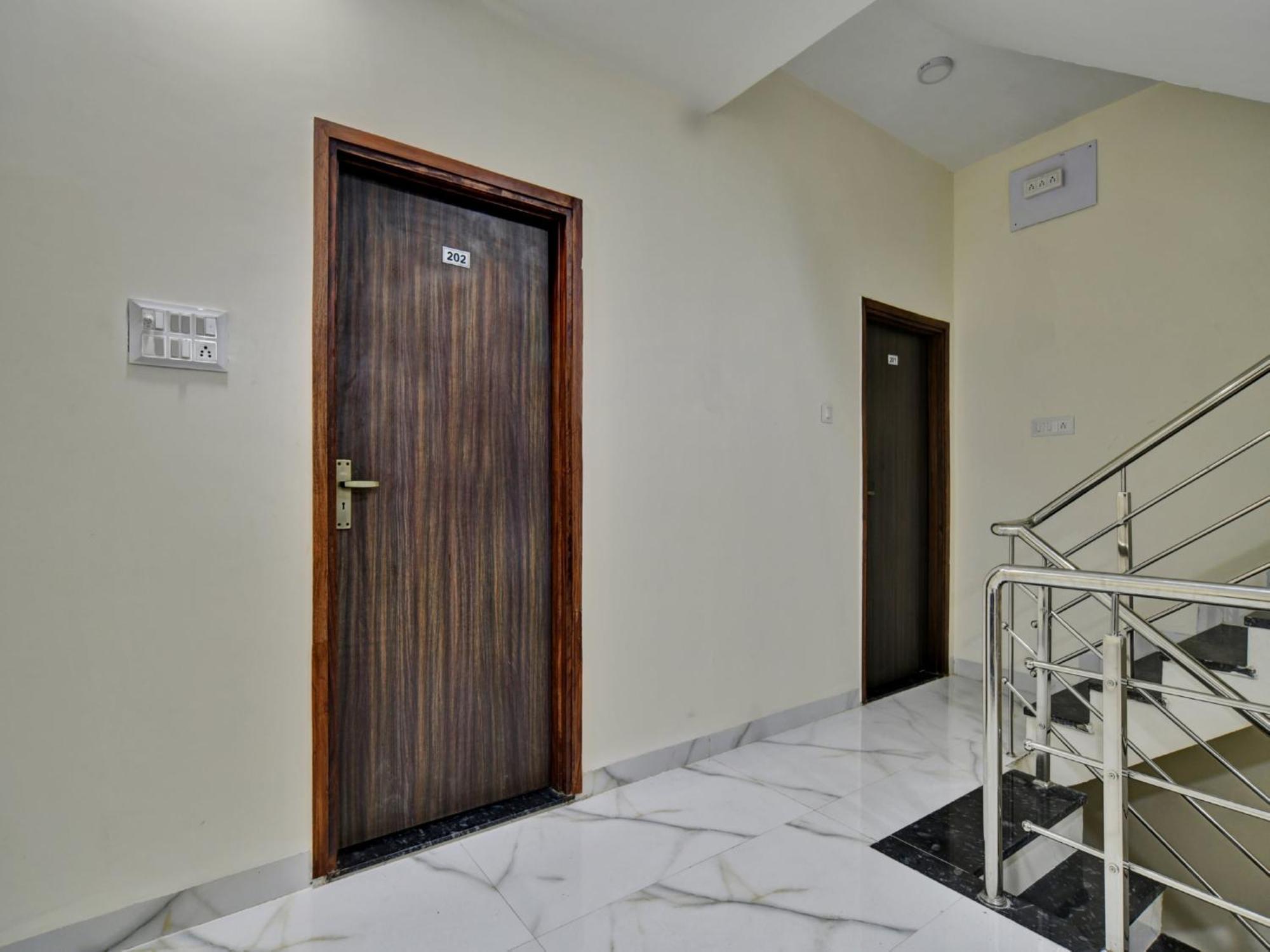 Oyo Hotel Dr Greens Indore Exterior foto