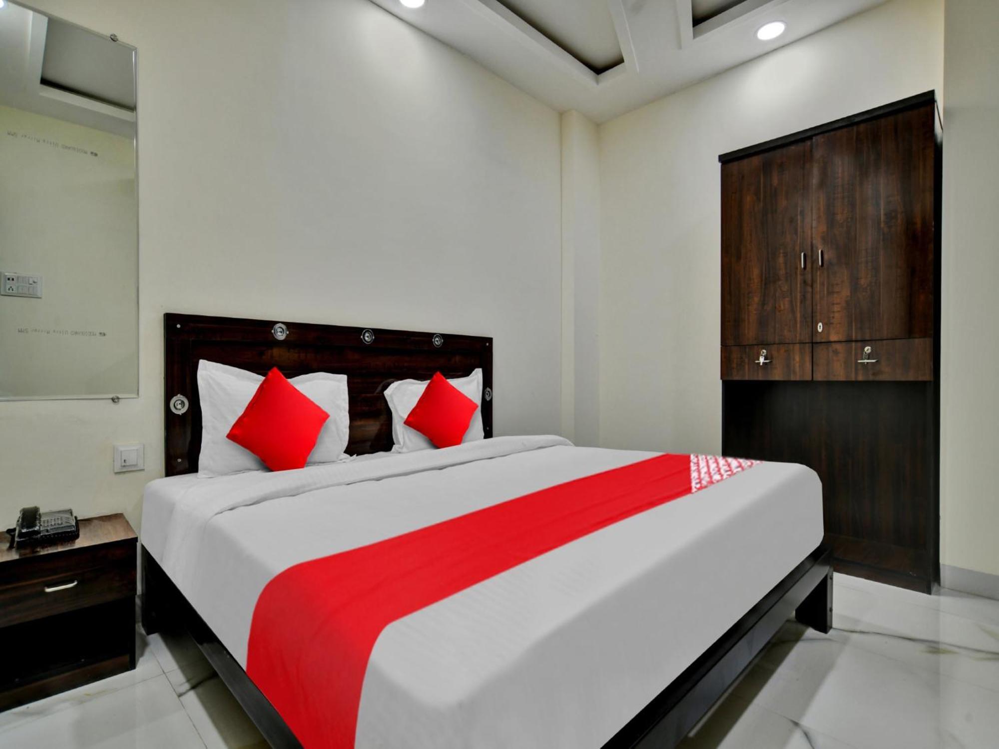 Oyo Hotel Dr Greens Indore Exterior foto