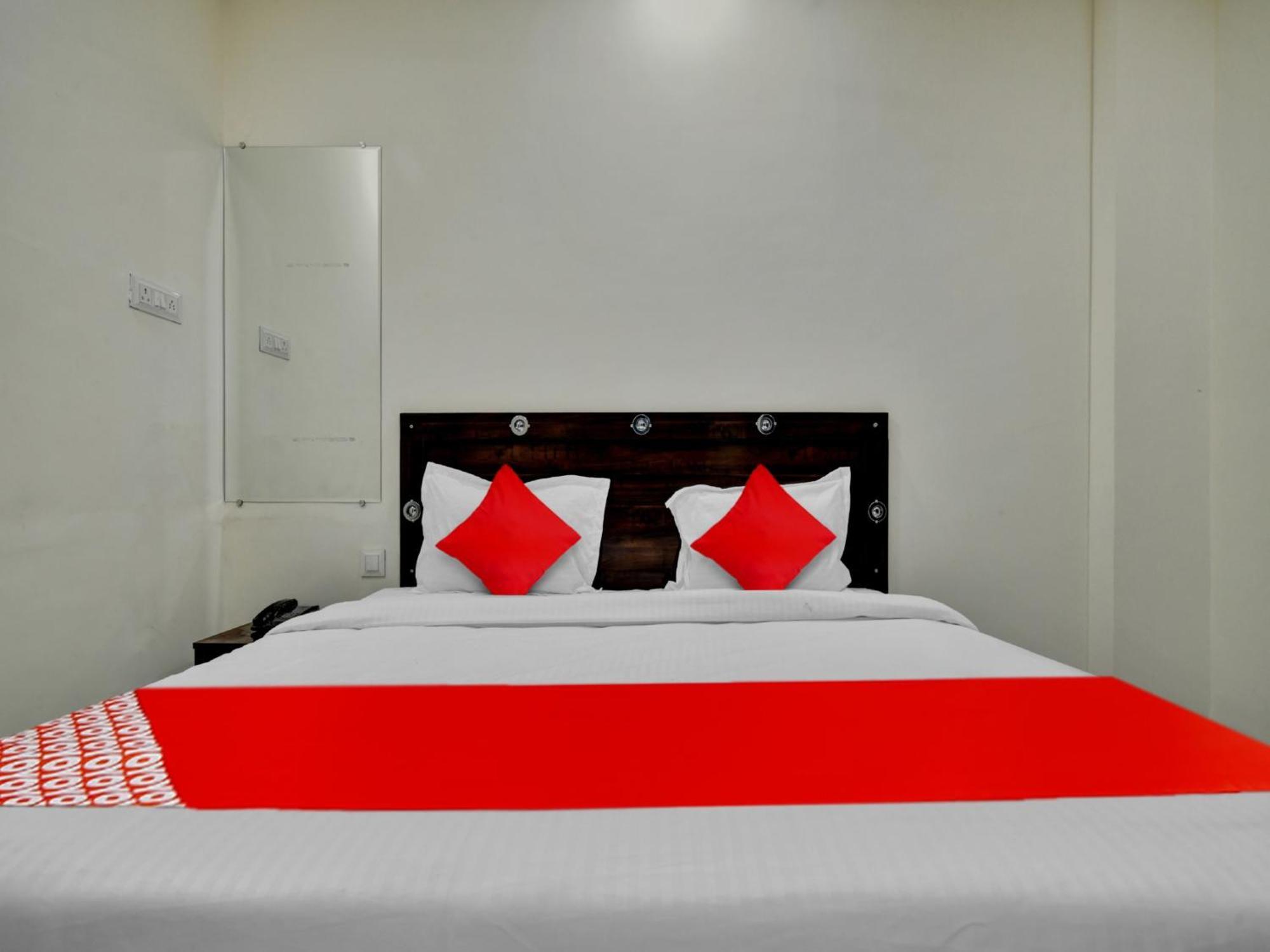Oyo Hotel Dr Greens Indore Exterior foto