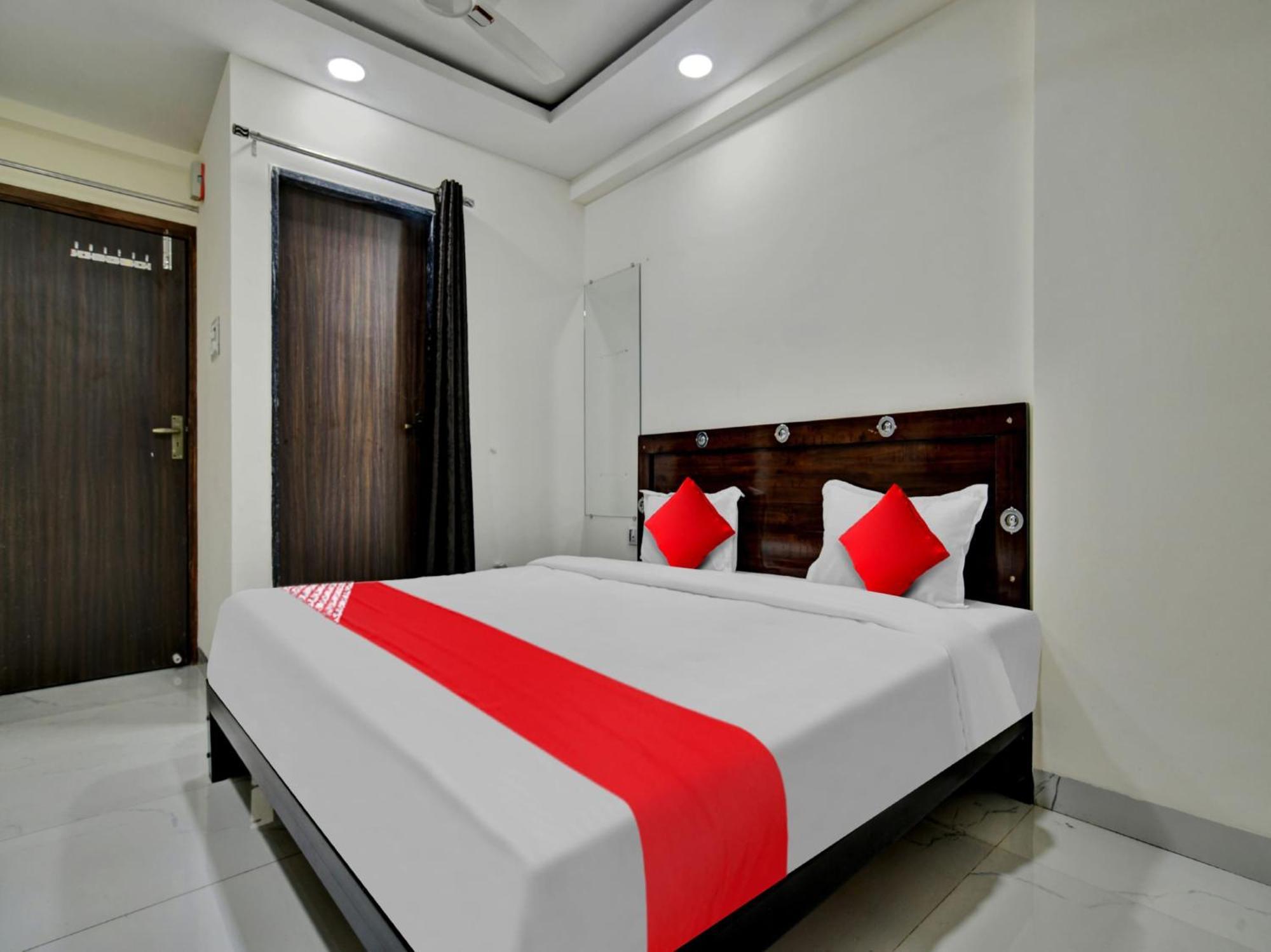 Oyo Hotel Dr Greens Indore Exterior foto